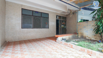 *****ทาวน์เฮ้าส์มือสองย่านจรัญสนิทวงศ์ ม.ทวีสุข จรัญสนิทวงศ์46 เนื้อที่กว้างขวางมากถึง 36 ตร.ว. ฟังก์ชัน 3 ห้องนอน 2 ห้องน้ำ ที่จอดรถ 1 คัน ทาวน์เฮ้าส์พื้นที่กว้าง ใจกลางเมือง บนทำเลแห่งการเดินทาง เชื่อมต่อถนนจรัญสนิทวงศ์ ถนนบรมราชชนนี ใกล้โครงการรถไฟฟ้าสายสีน้ำเงิน "สถานีเพชรเกษม48"